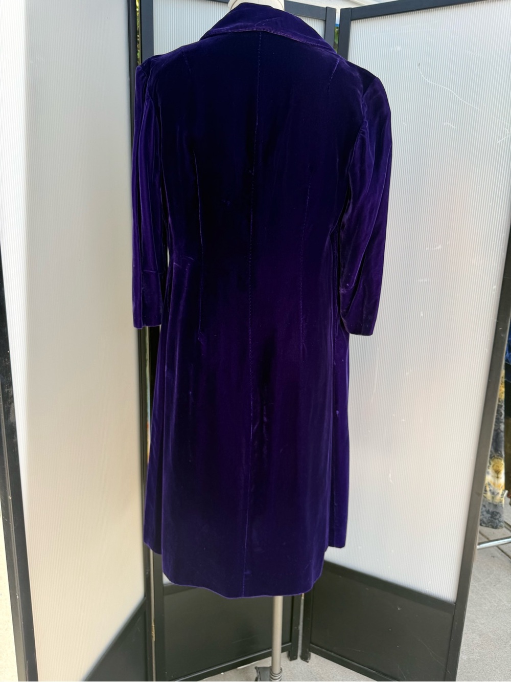 Purple Velvet Vinatge Double-Breasted Women's Coat - Picture 3 of 3